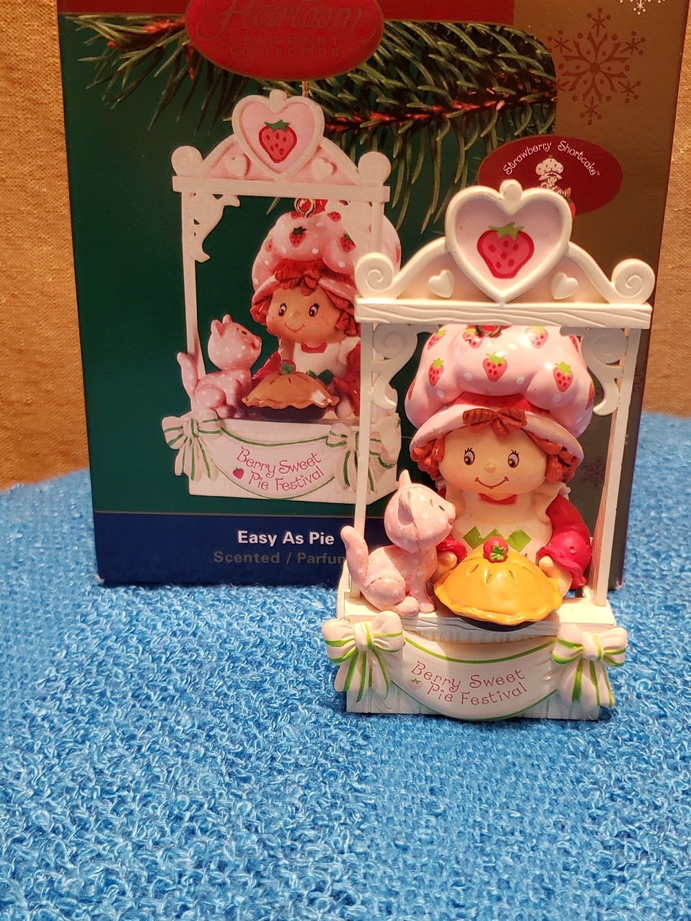 Strawberry Shortcake “Berry Sweet Pie Festival” Pink Figurine.